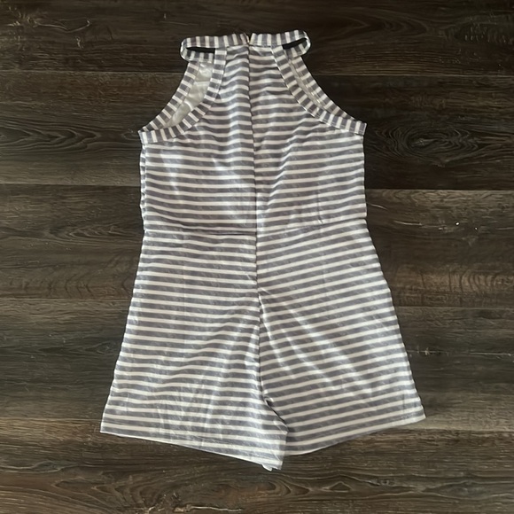 Striped Romper - Picture 9 of 11